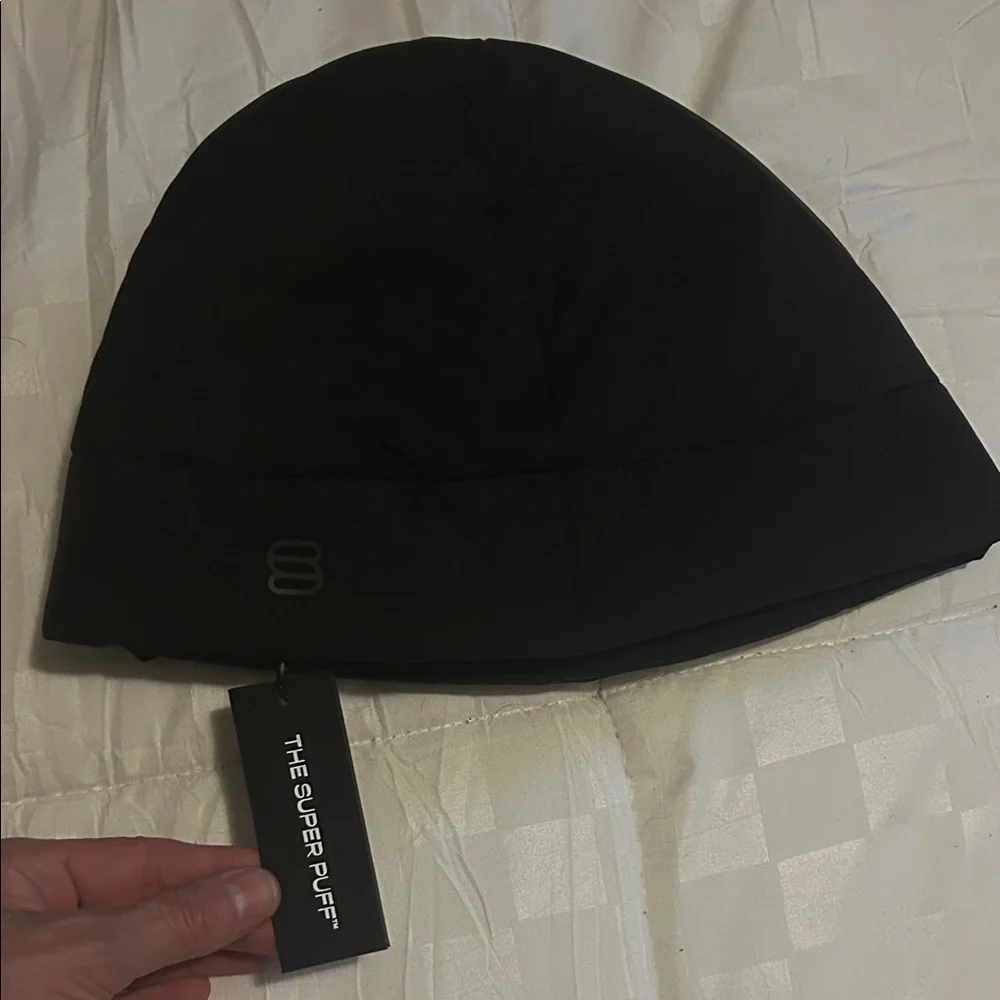 Aritzia The Super Puff Black Women's Beanie - Picture 1 of 3